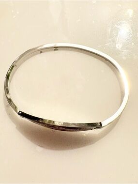 Sterling Silver Polished Oval Bangle Bracelet - Silver “Just Breathe”